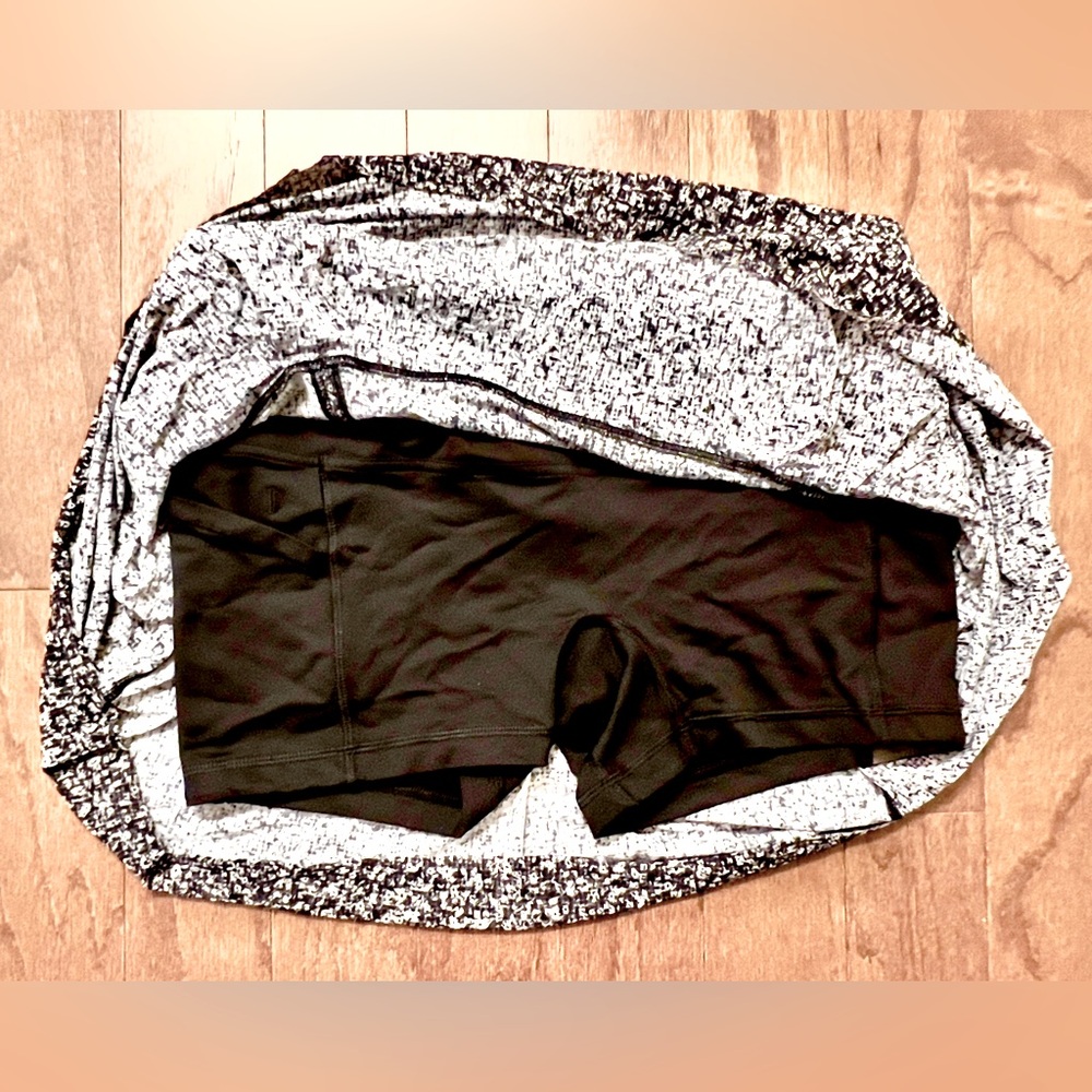 Lululemon Exercise Tennis Skort, Size: 8 Tall (Black/White Print) **LIKE NEW!!** - Picture 6 of 11